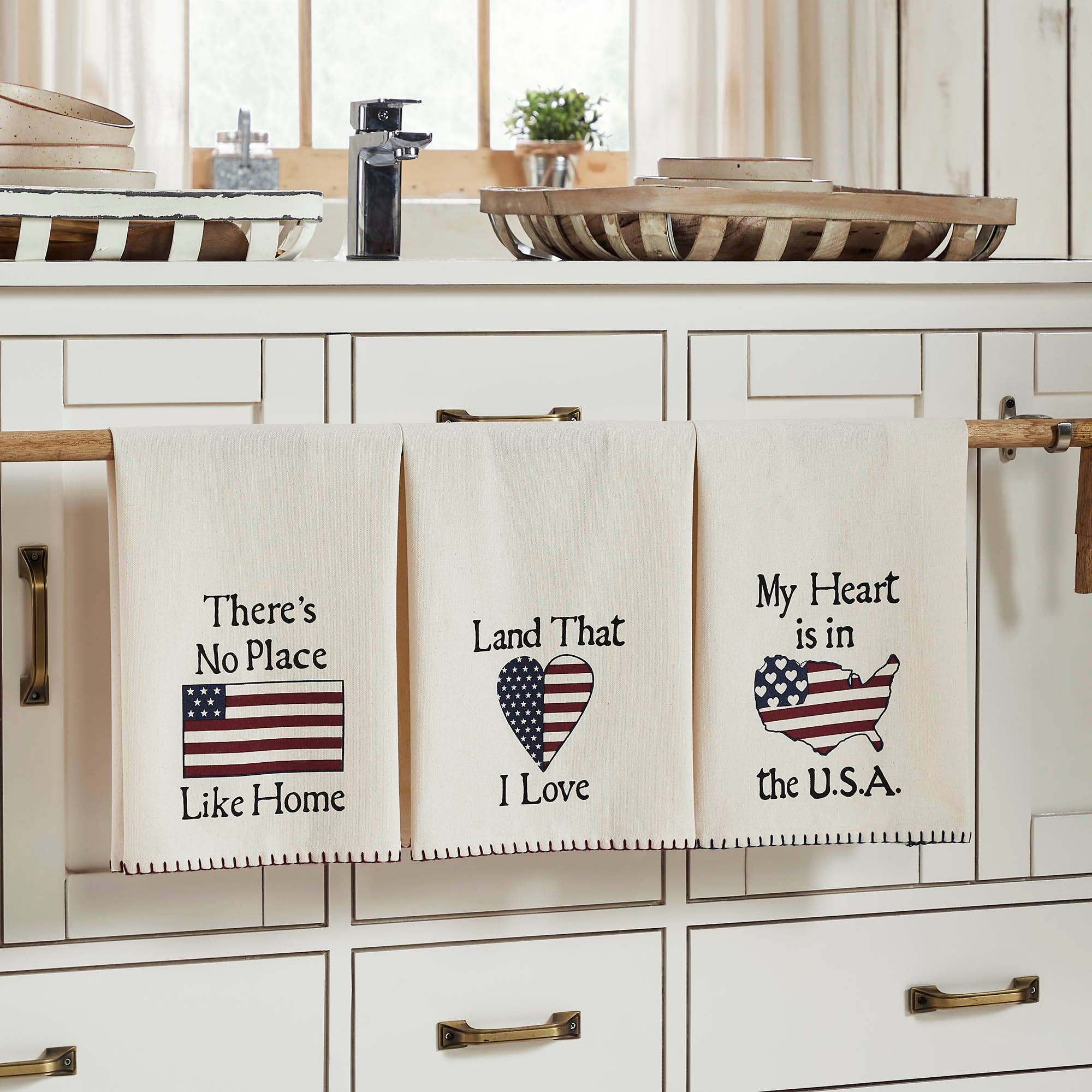 The Land That I Love Tea Towel Set – Patriotic Americana Towels (Set of 3) ❤️🤍💙