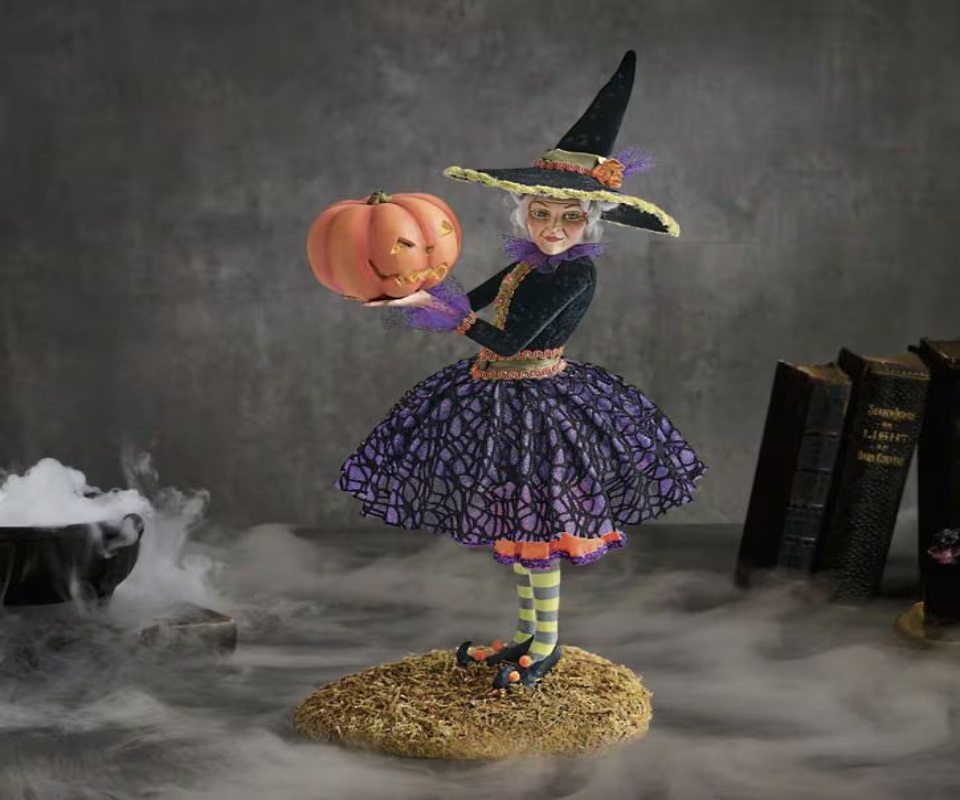 SOLD OUT  - Nora the Jack‑O’-Lantern Keeper – Limited Edition Bewitching Witch Figurine🎃🧙‍♀️🎃🧙‍♀️