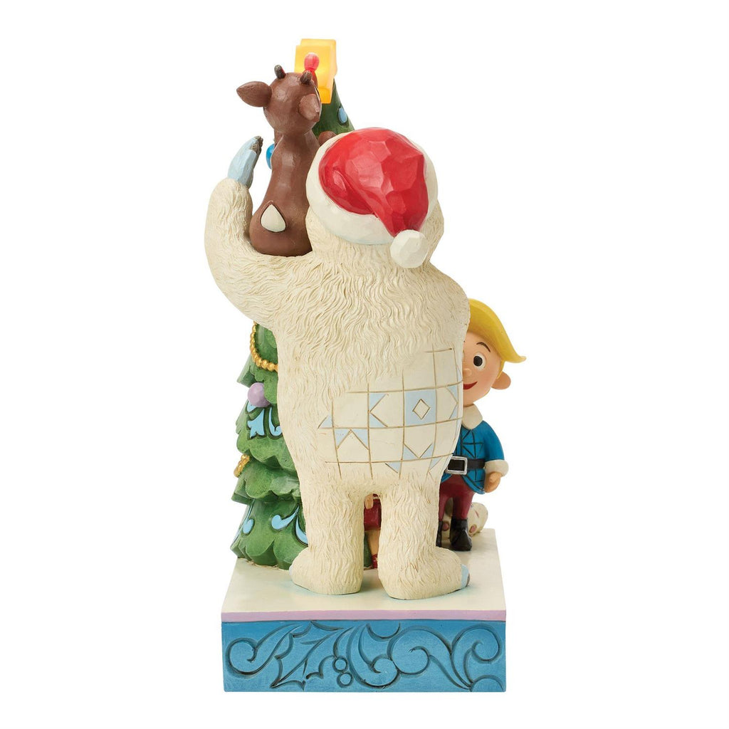 NEW ITEM 🎄- Bumble Holding Rudolph by Christmas Tree – Jim Shore Rudolph Traditions (8.46”H)